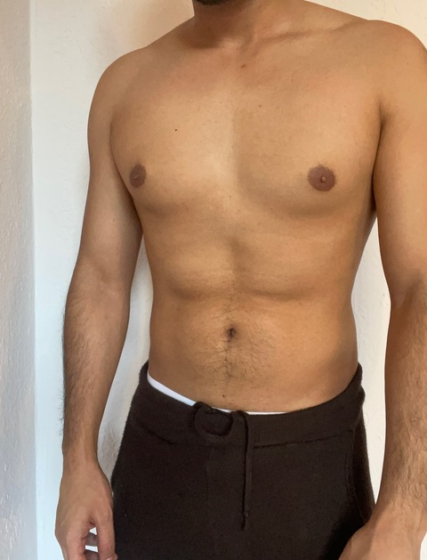 arabianhuge onlyfans leaked picture 1