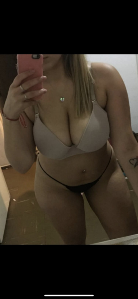 candace19 onlyfans leaked picture 1