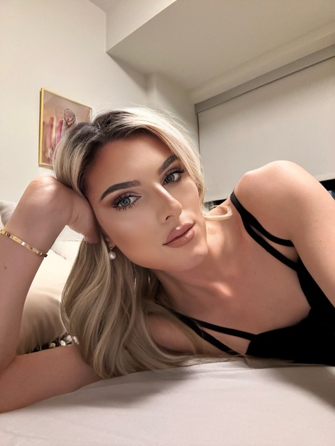 emmajonnzz onlyfans leaked picture 1