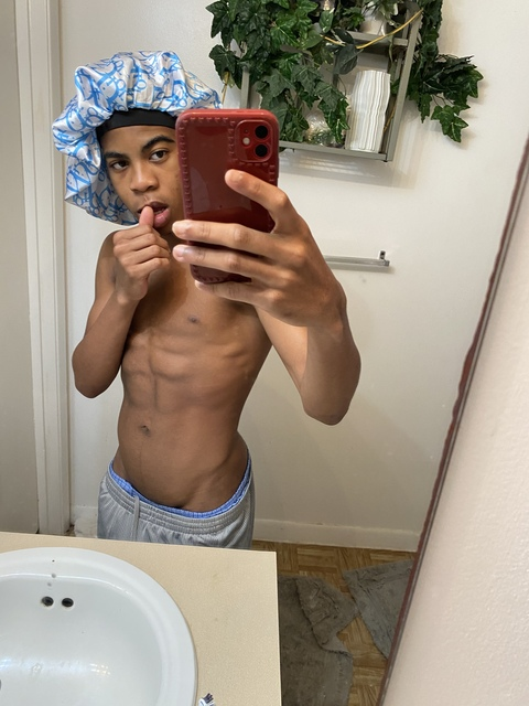 hotboyric onlyfans leaked picture 1