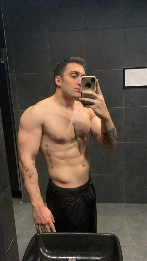 jrneganvip onlyfans leaked picture 1