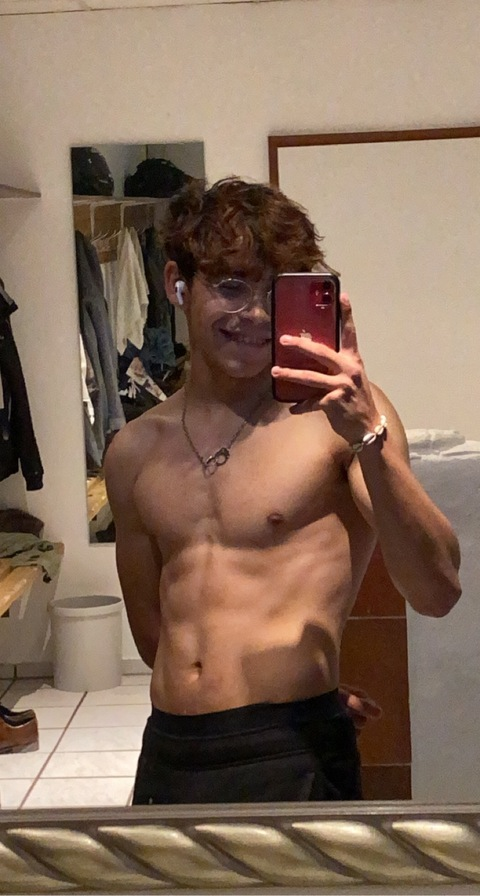 julian.e onlyfans leaked picture 1