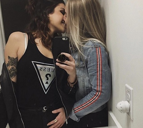 lesbian_couple21 onlyfans leaked picture 2