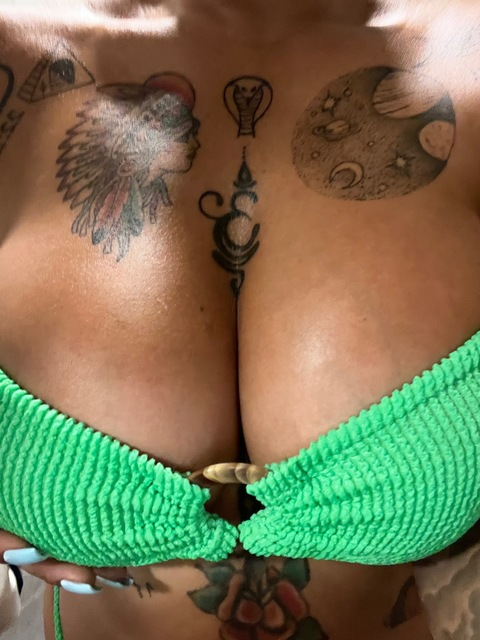 miss-chief22 onlyfans leaked picture 1