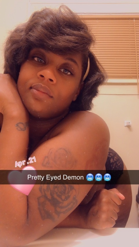 prettyeyeddemon23 onlyfans leaked picture 1